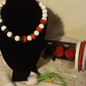 Not new,vintage 7pc red &black straw bead necklace white beads,3 bangles,2pr ear